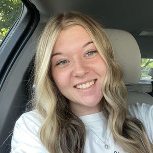 Meet your Posher, Ella